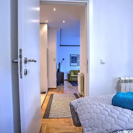 Center Modern Apartment *